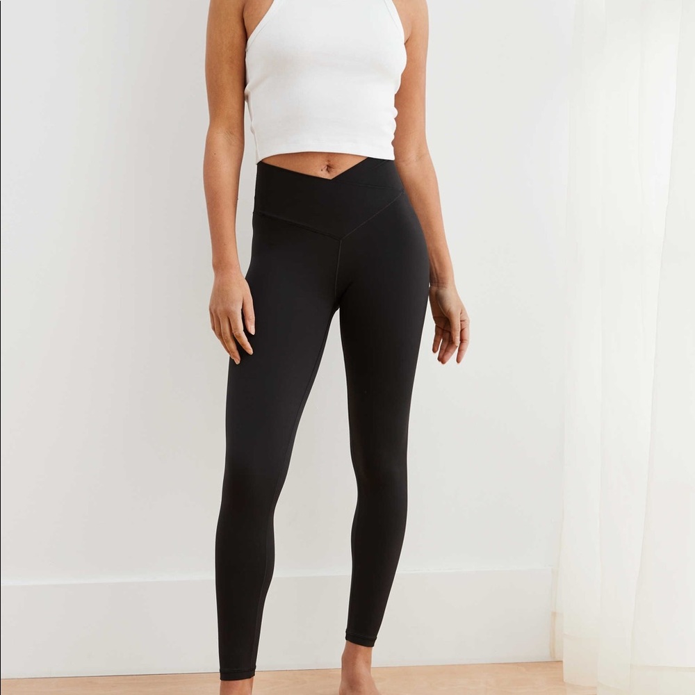 AERIE CROSSOVER LEGGINGS (BRAND NEW W/ TAGS!)